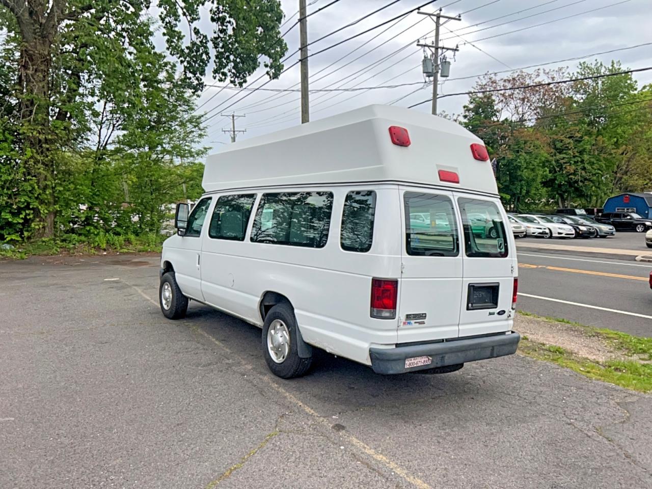 Ford Econoline E350 Super Duty Van