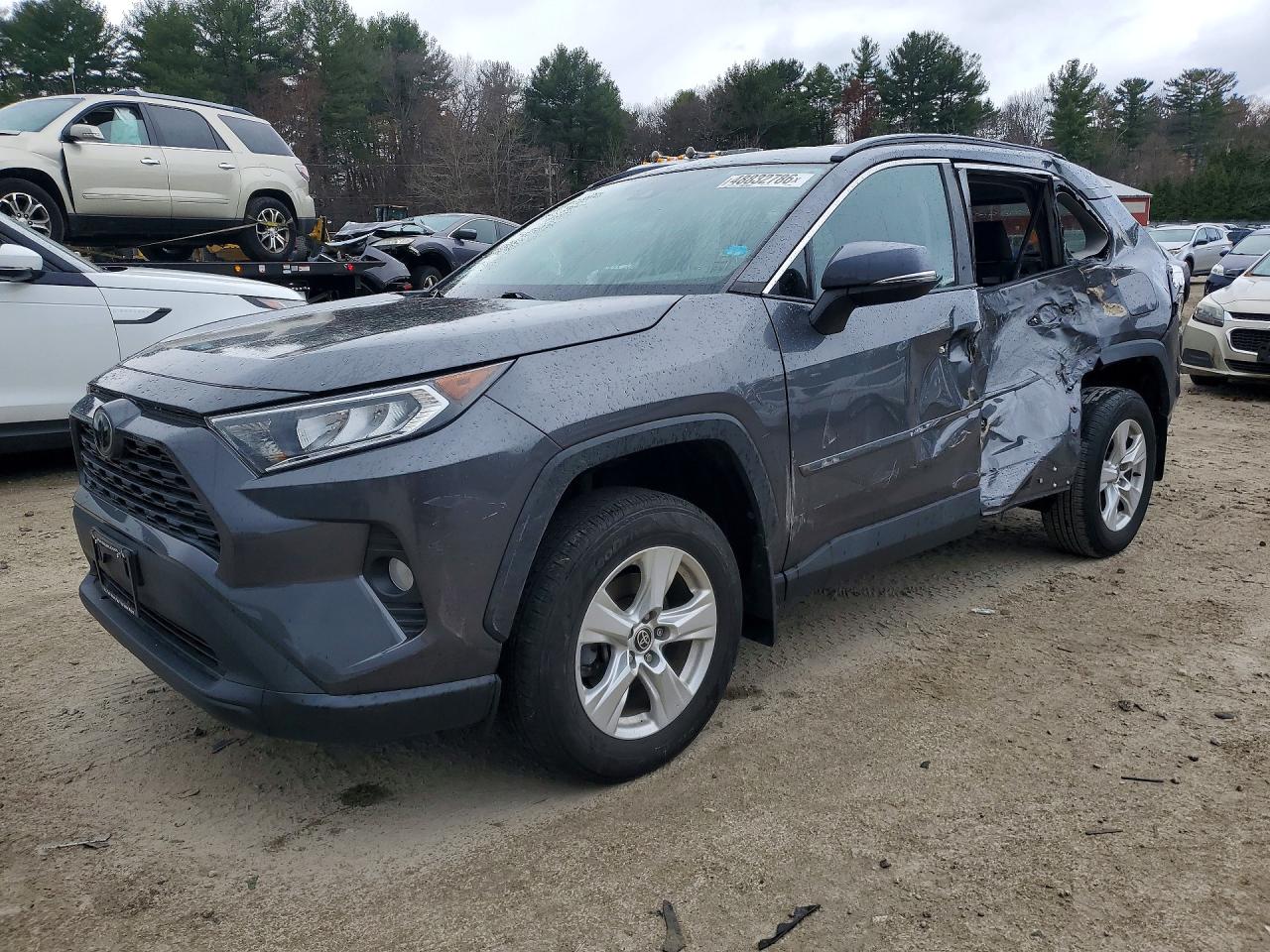 Salvage Toyota RAV4 Image