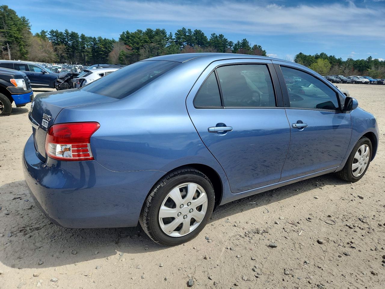 Toyota Yaris Base