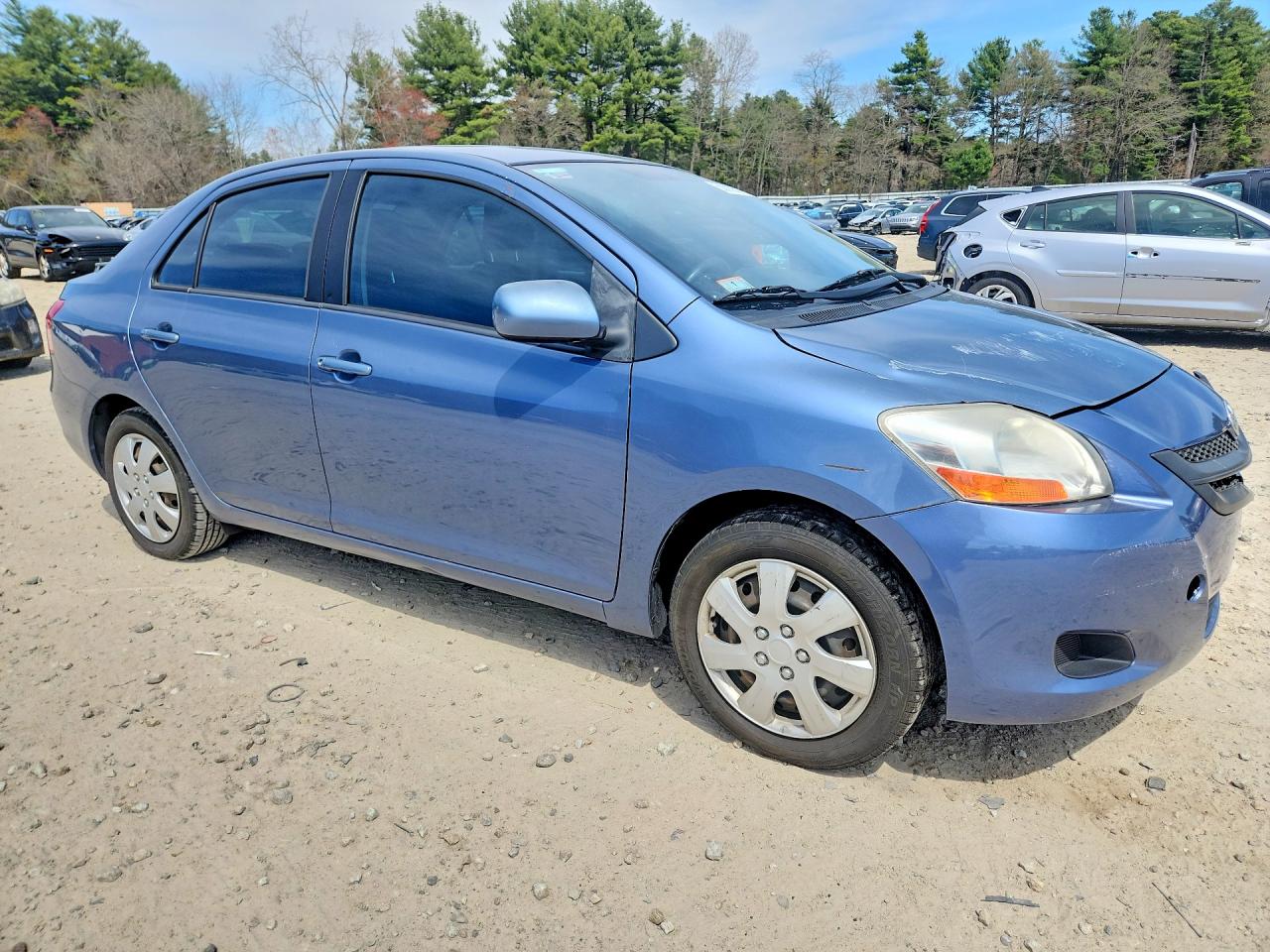 Toyota Yaris Base