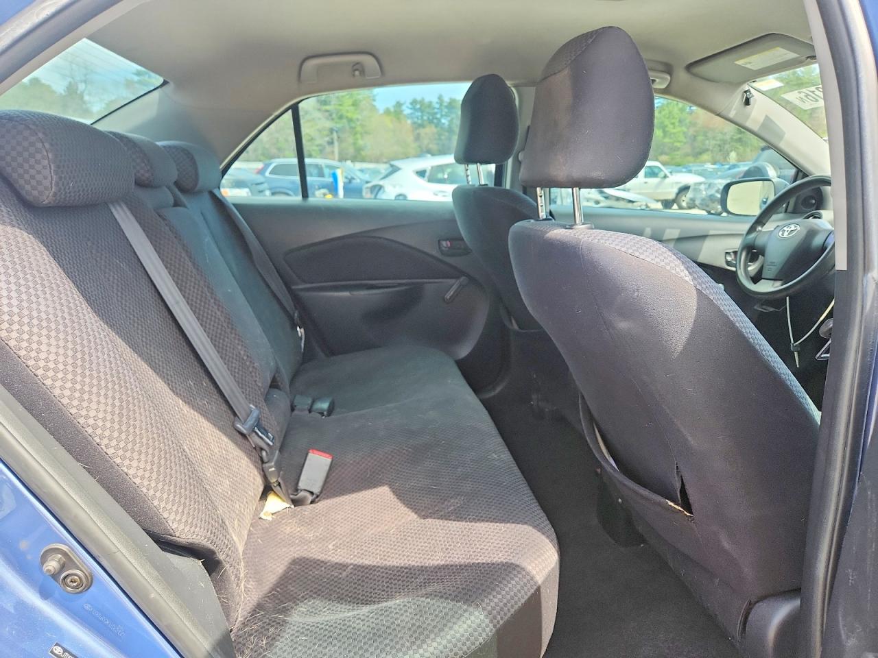 Toyota Yaris Base