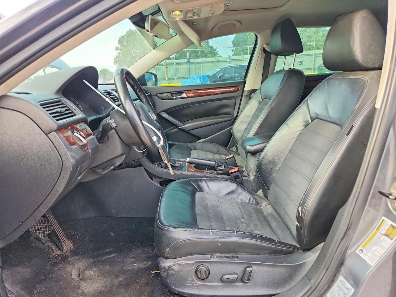 Volkswagen Passat Sel