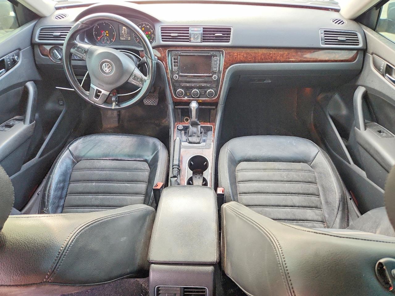 Volkswagen Passat Sel