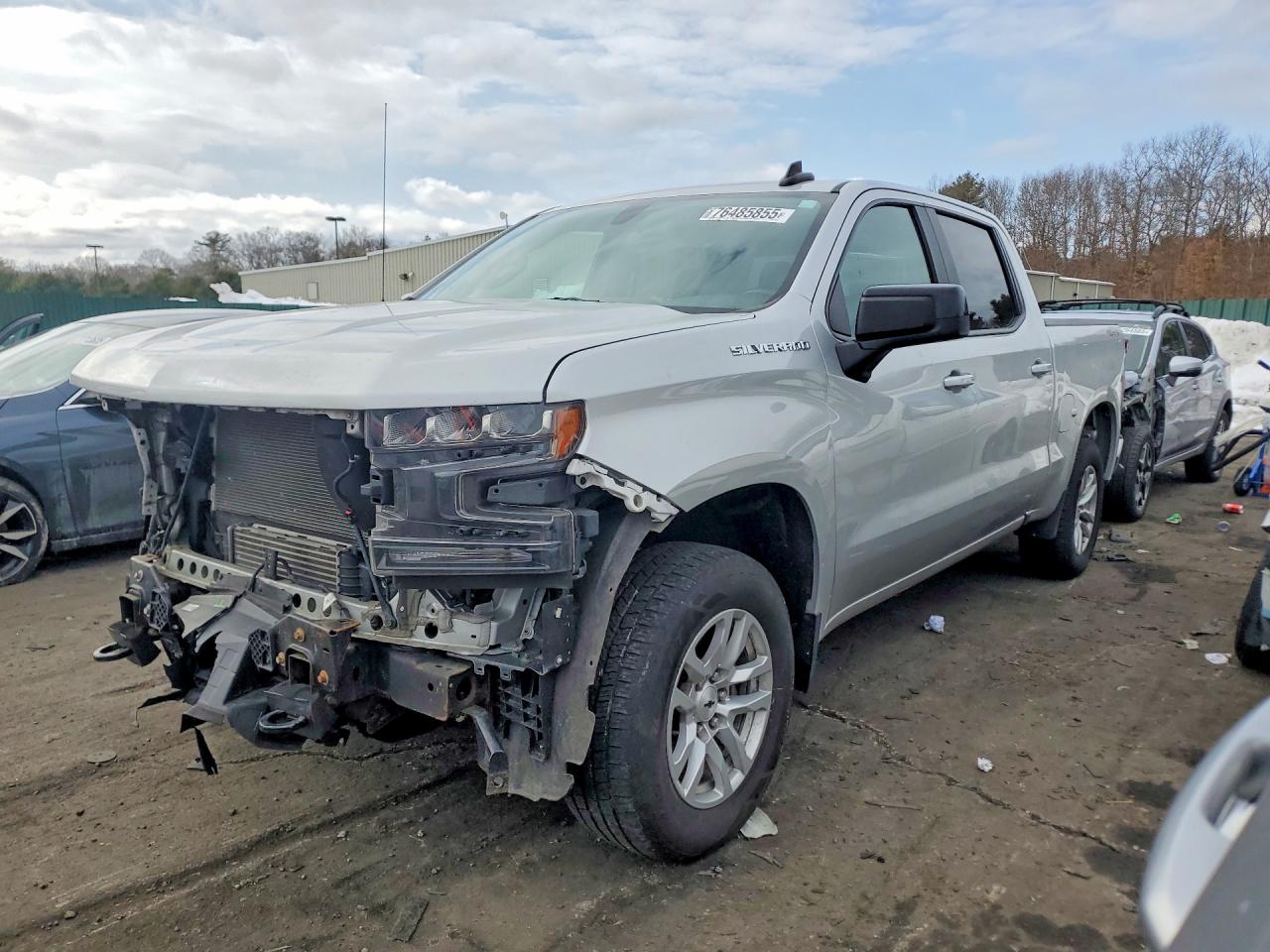 Salvage Chevrolet Silverado Image