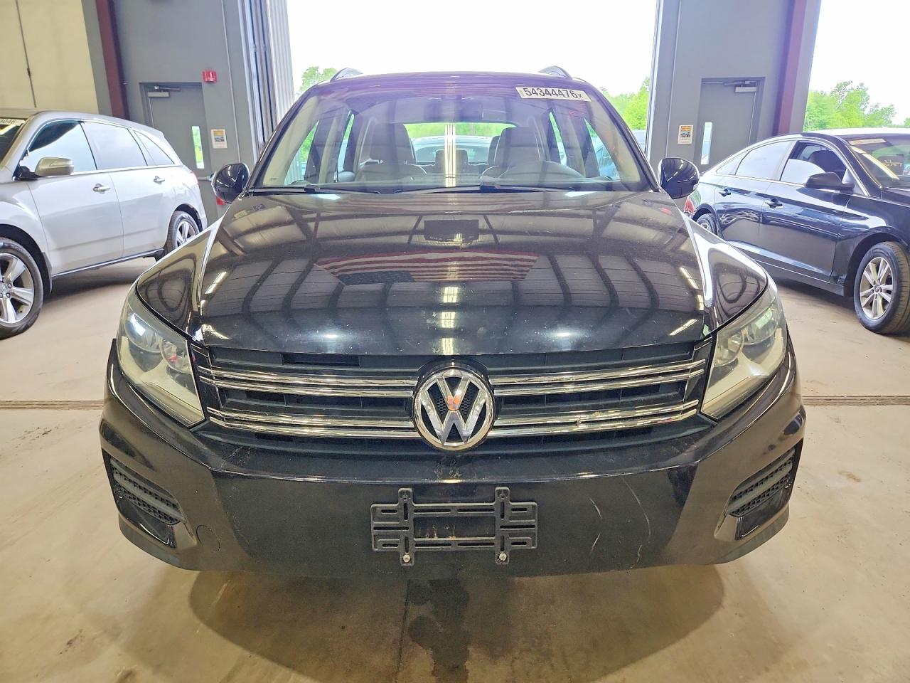 Volkswagen Tiguan S