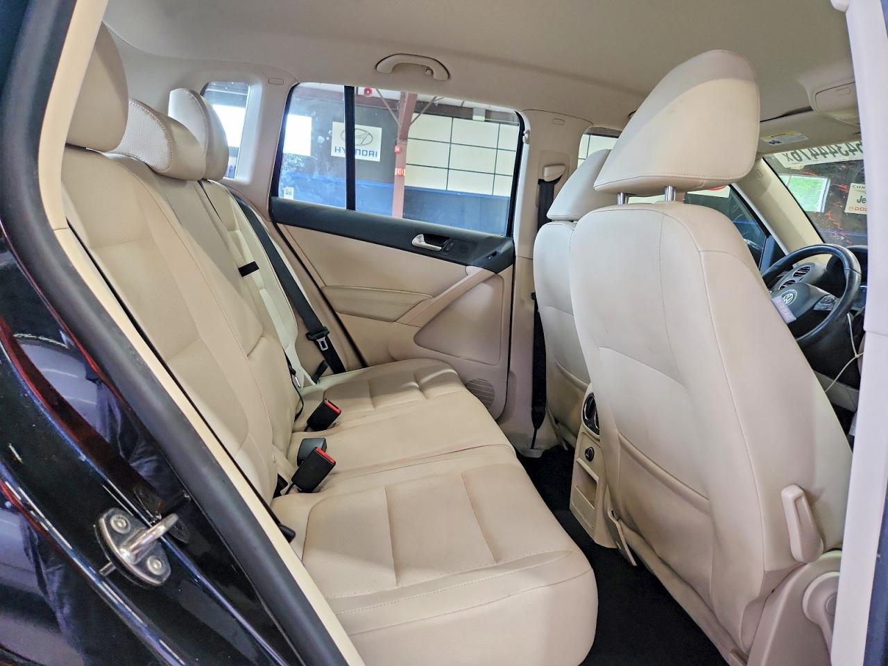 Volkswagen Tiguan S
