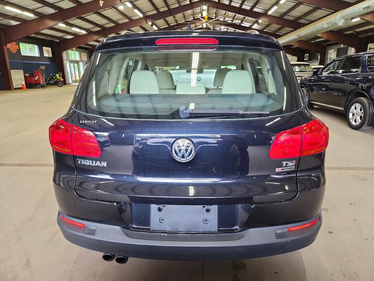 Volkswagen Tiguan S