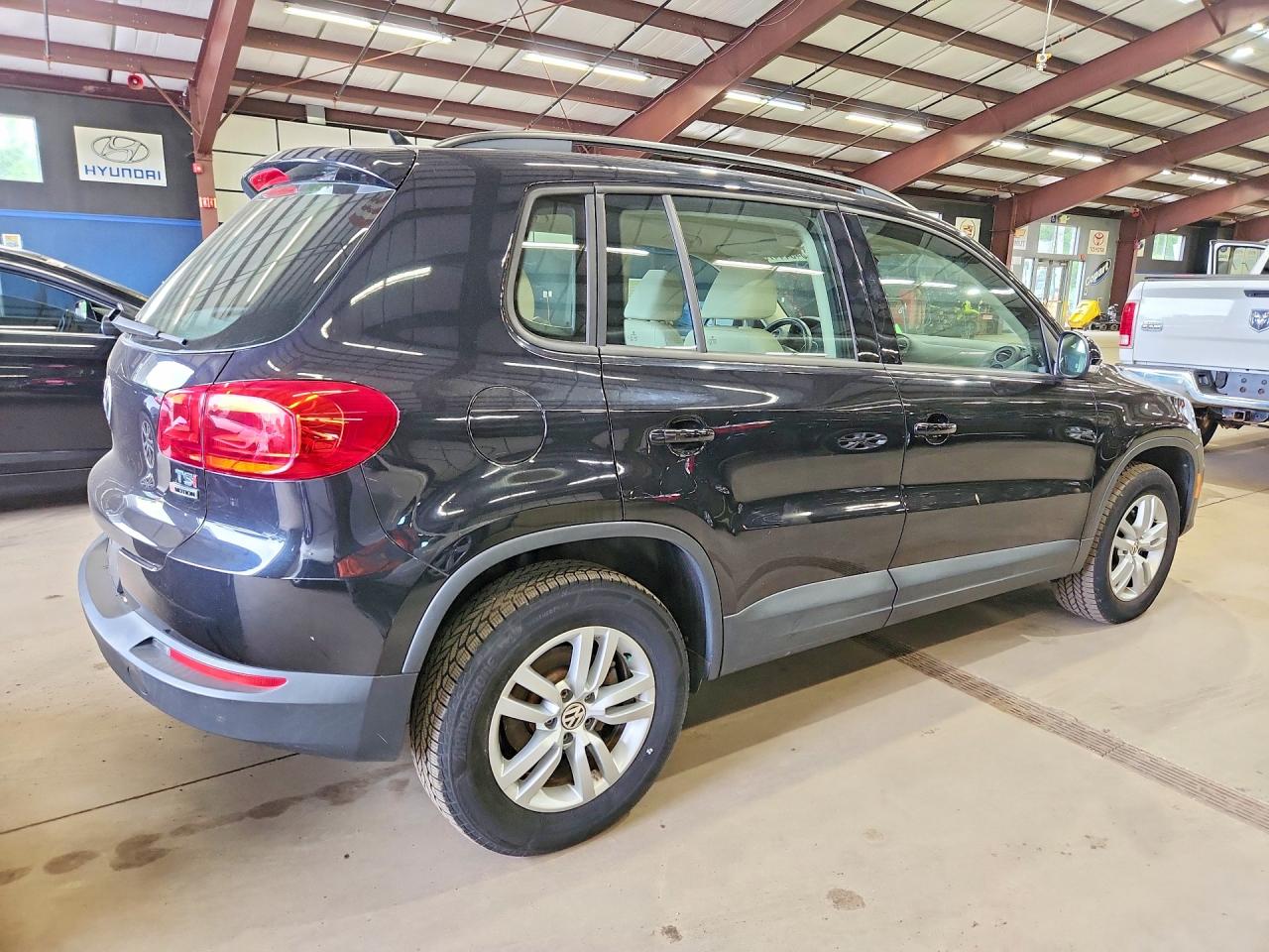 Volkswagen Tiguan S