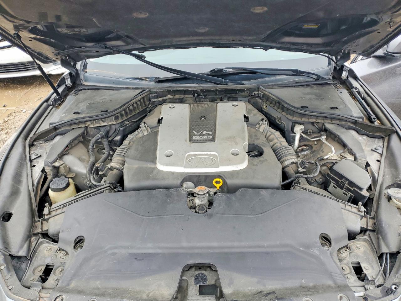INFINITI Q50 Premium