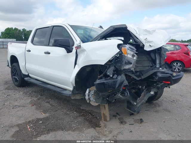 Salvage Chevrolet Silverado 1500 Image