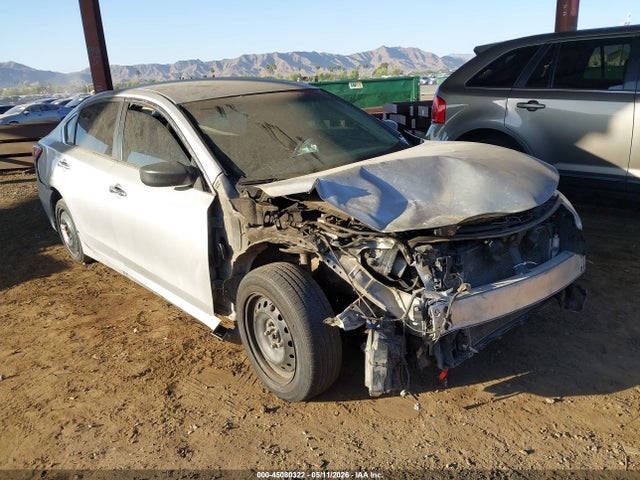Salvage Nissan Altima Image