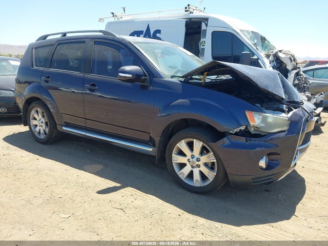 Salvage Mitsubishi Outlander Image