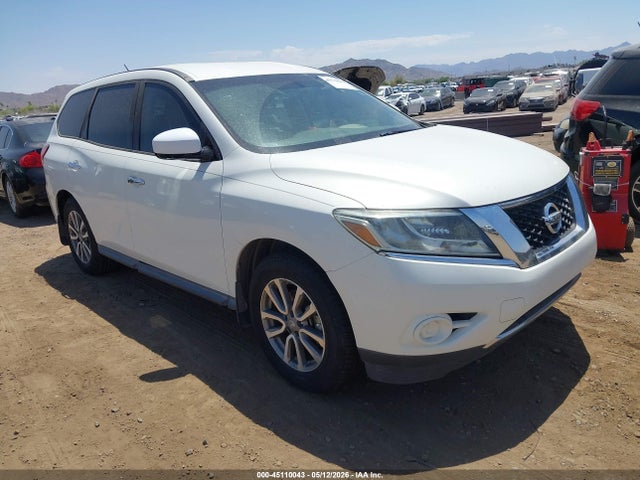 Salvage Nissan Pathfinder Image