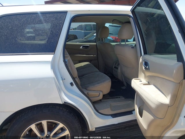 Nissan Pathfinder S