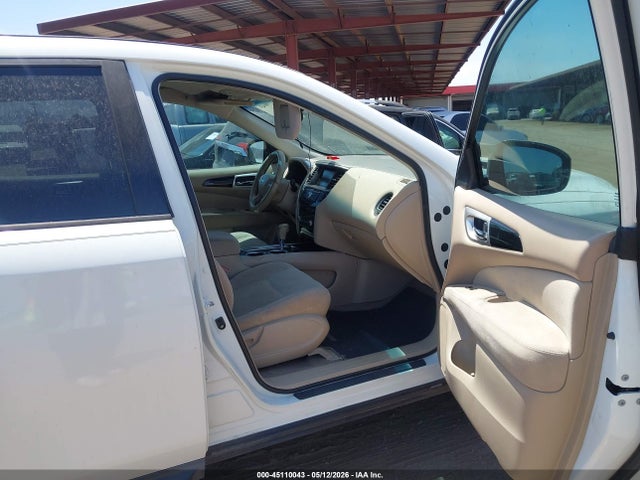 Nissan Pathfinder S