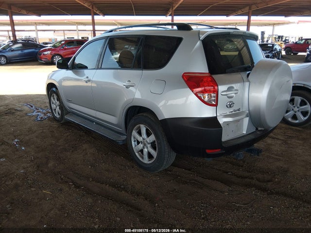 Toyota RAV4 Limited V6