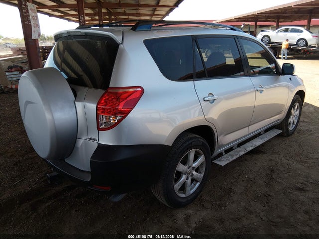 Toyota RAV4 Limited V6