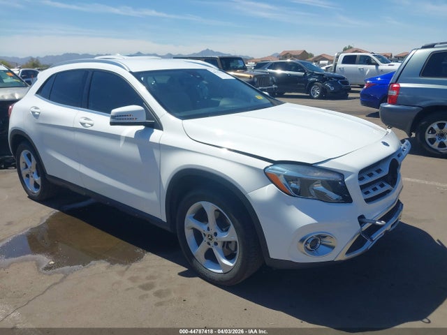Salvage Mercedes-Benz GLA Image