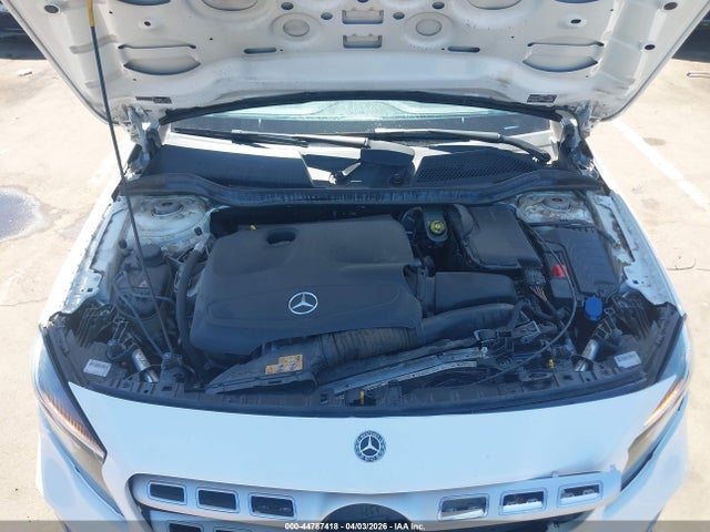Mercedes-Benz GLA 4matic
