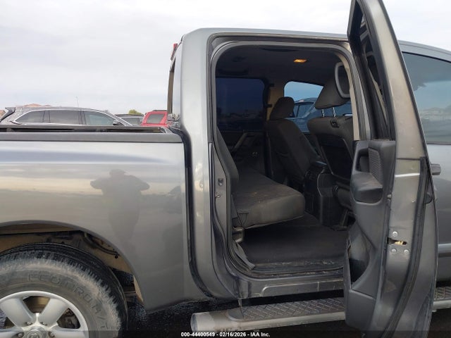 Nissan Titan Sv