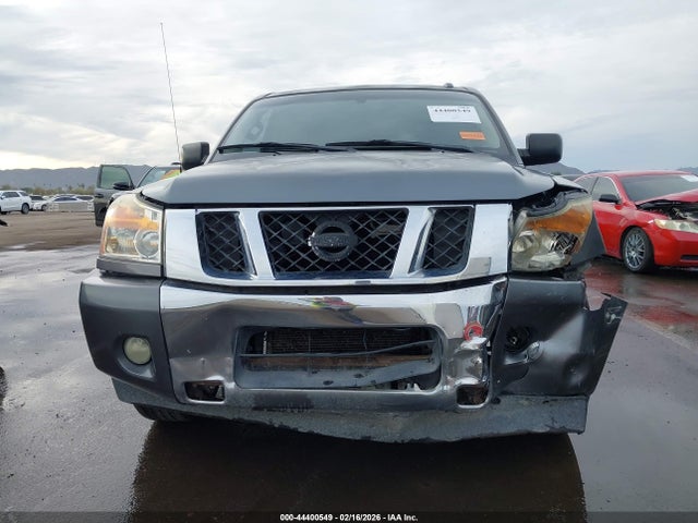 Nissan Titan Sv
