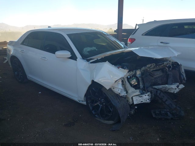 Salvage Chrysler 300 Image