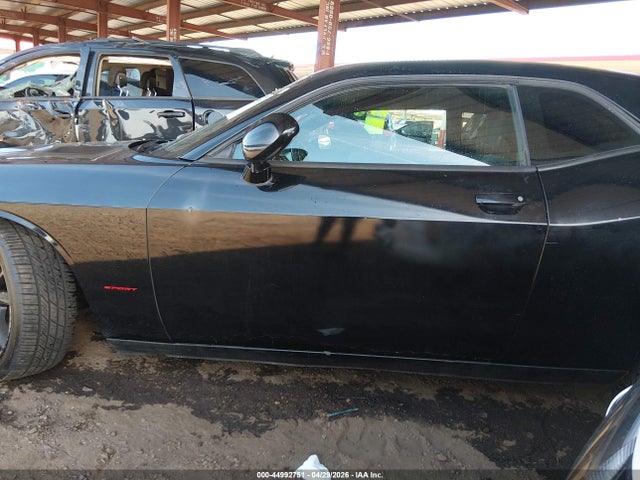 Dodge Challenger Sxt