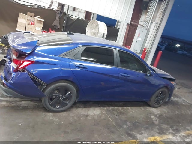 Hyundai ELANTRA Sel