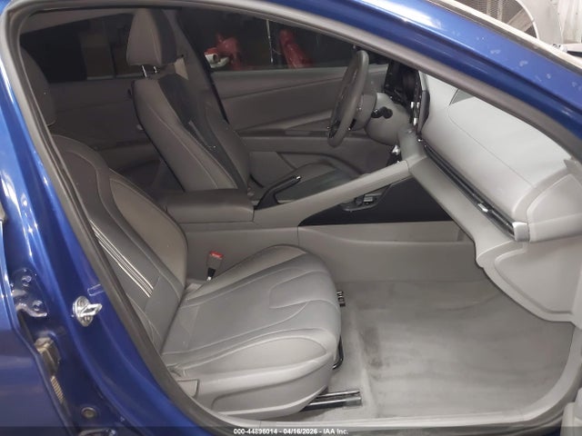 Hyundai ELANTRA Sel