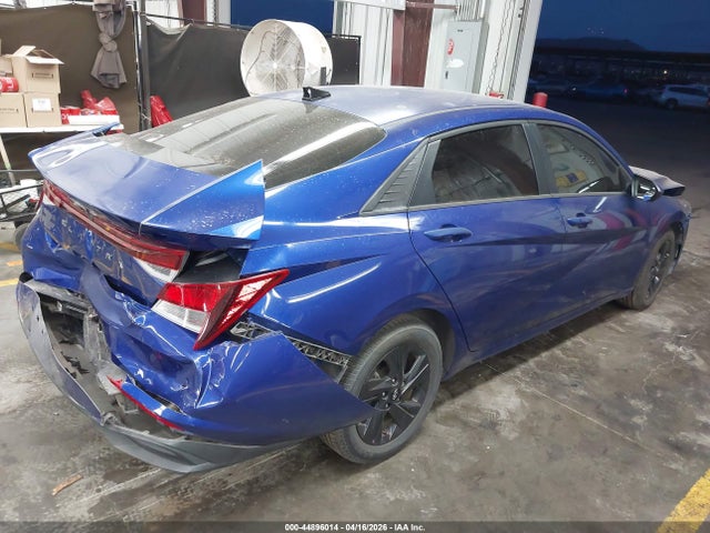 Hyundai ELANTRA Sel