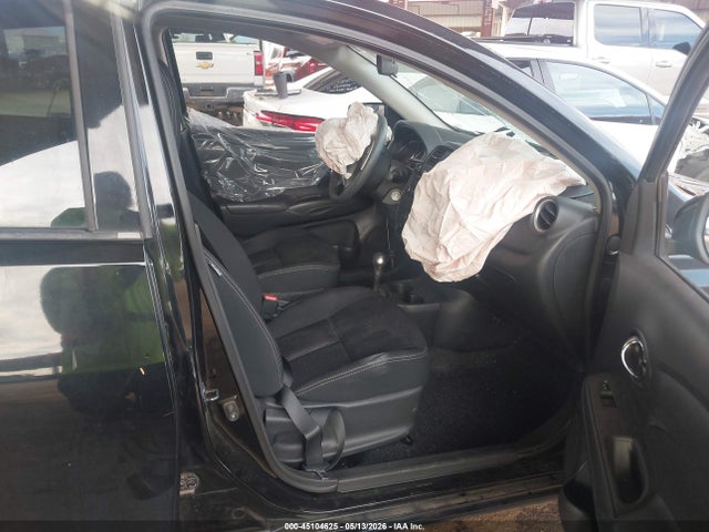Nissan Versa 1.6 Sv