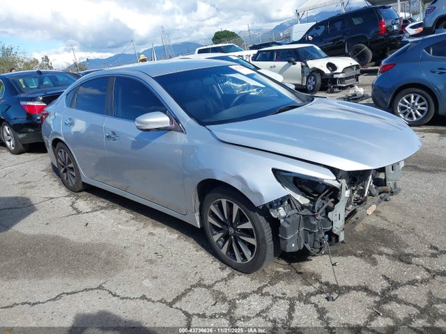Salvage Nissan Altima Image