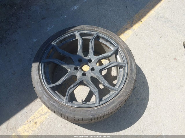 Tesla Cybertruck Long Range