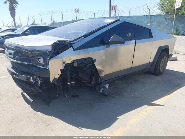 Tesla Cybertruck Long Range