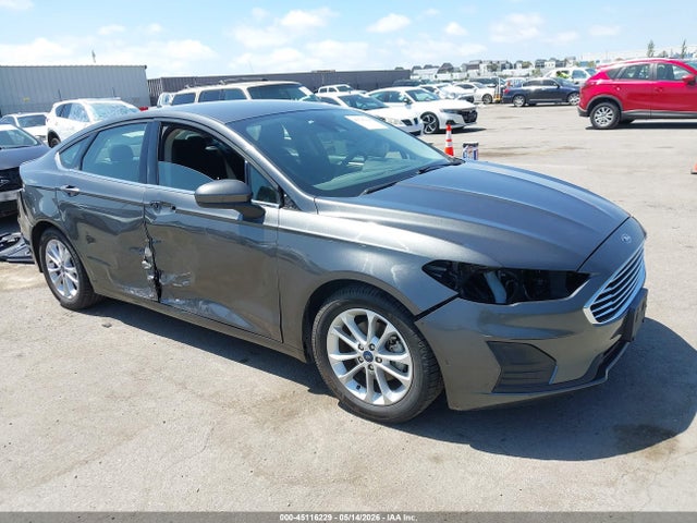 Salvage Ford Fusion Image