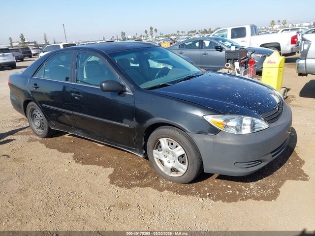 Salvage Toyota Camry Image