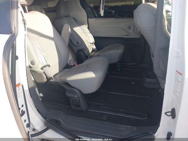 Toyota Sienna Xle