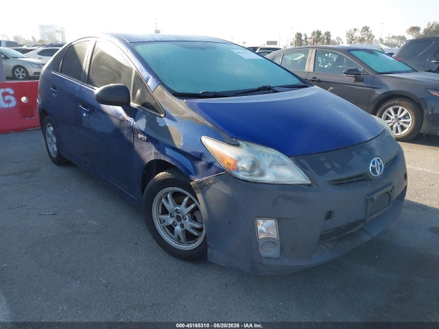 Salvage Toyota Prius Image