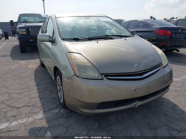 Salvage Toyota Prius Image