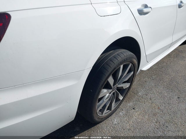 Audi A4 Premium 40 Tfsi Front-wheel Drive S Tronic