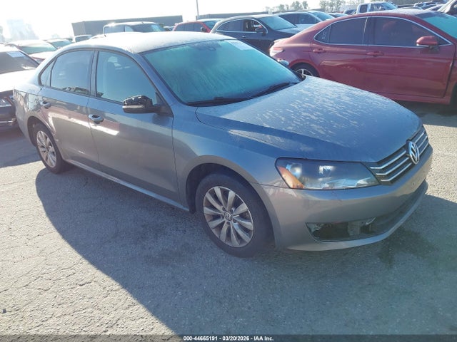 Salvage Volkswagen Passat Image