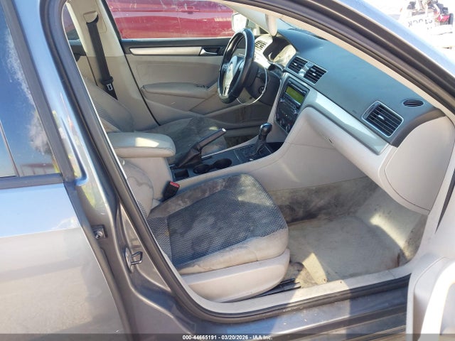 Volkswagen Passat S