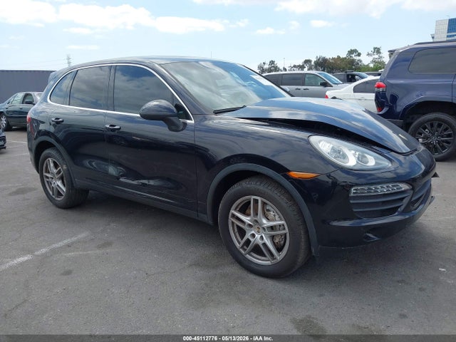Salvage Porsche Cayenne Image
