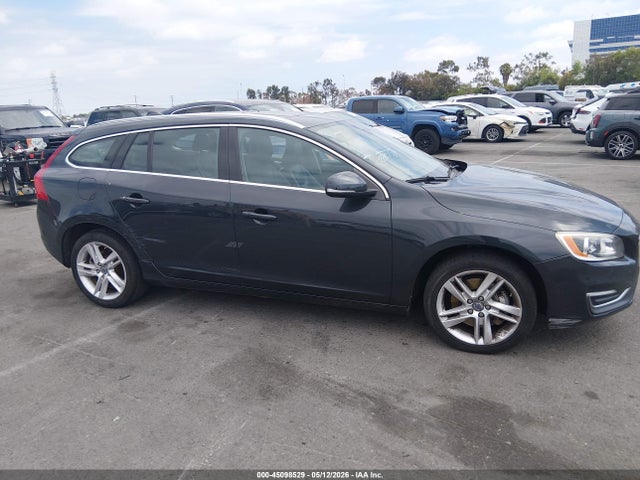 Volvo V60 T5 Premier Plus