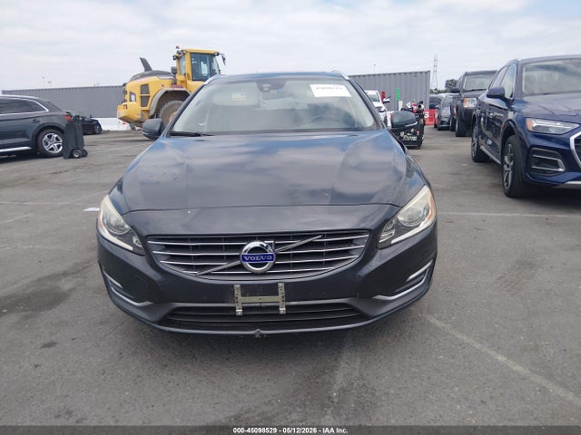 Volvo V60 T5 Premier Plus
