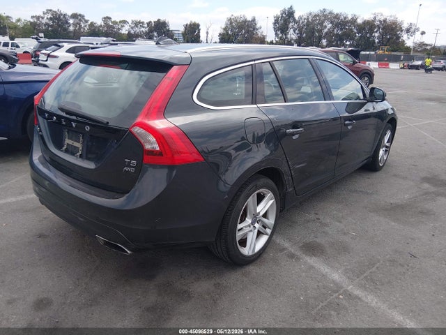 Volvo V60 T5 Premier Plus