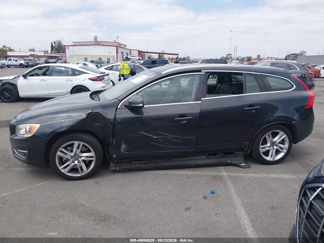 Volvo V60 T5 Premier Plus