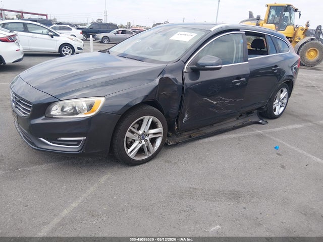 Volvo V60 T5 Premier Plus