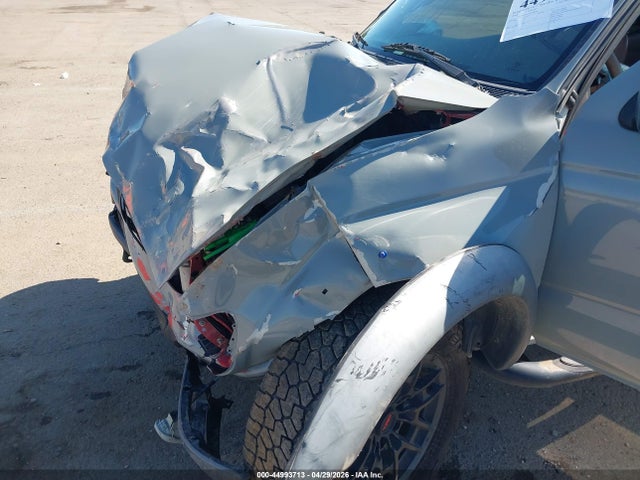 Toyota Tacoma Base V6