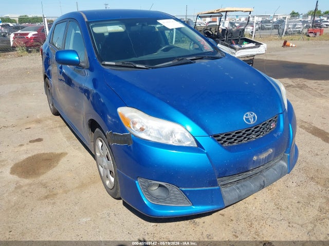 Salvage Toyota Matrix Image